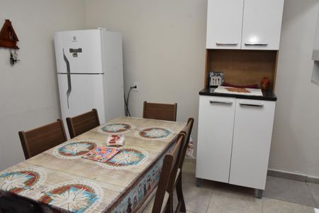 Casa à venda com 154m², 4 quartos e 2 vagascozinha