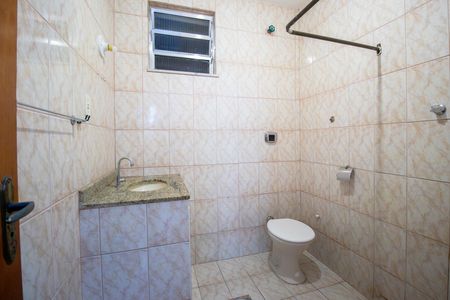Banheiro de casa para alugar com 3 quartos, 70m² em Vila da Penha, Rio de Janeiro