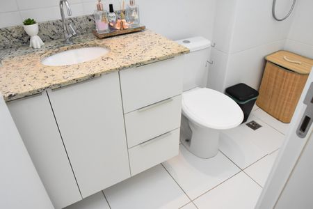 Apartamento à venda com 69m², 2 quartos e 2 vagas Apartamento à venda com 69m², 2 quartos e 2 vagasBanheiro da Suíte