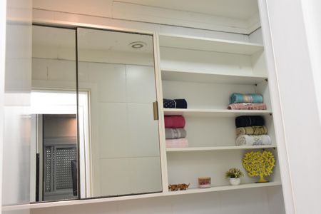 Apartamento à venda com 69m², 2 quartos e 2 vagas Apartamento à venda com 69m², 2 quartos e 2 vagasbanheiro social detalhe