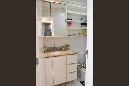 Apartamento à venda com 69m², 2 quartos e 2 vagas Apartamento à venda com 69m², 2 quartos e 2 vagasbanheiro social