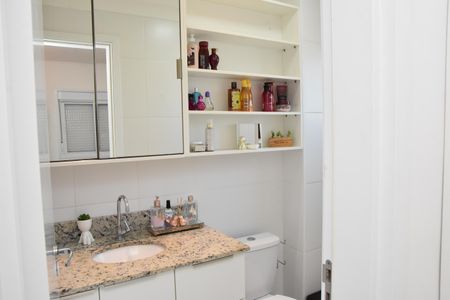 Apartamento à venda com 69m², 2 quartos e 2 vagas Apartamento à venda com 69m², 2 quartos e 2 vagasBanheiro da Suíte