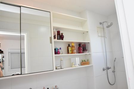 Apartamento à venda com 69m², 2 quartos e 2 vagas Apartamento à venda com 69m², 2 quartos e 2 vagasBanheiro suite detalhes