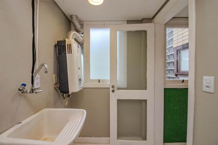 Apartamento para alugar com 205m², 3 quartos e 1 vagaÁrea de Serviço