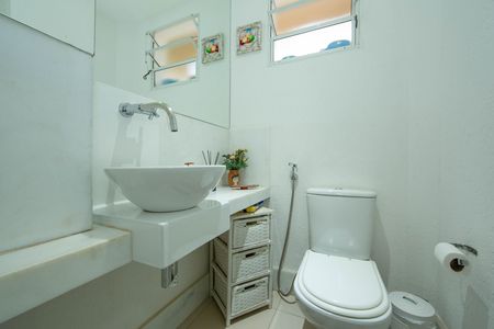 Casa à venda com 115m², 3 quartos e 2 vagas Casa à venda com 115m², 3 quartos e 2 vagasBANHEIRO1