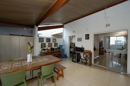 Casa à venda com 115m², 3 quartos e 2 vagas Casa à venda com 115m², 3 quartos e 2 vagasESPACO GOURMET