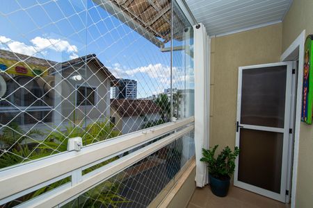 Casa à venda com 115m², 3 quartos e 2 vagas Casa à venda com 115m², 3 quartos e 2 vagasVARANDA