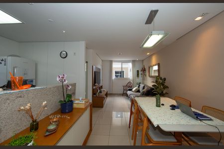 Casa à venda com 115m², 3 quartos e 2 vagas Casa à venda com 115m², 3 quartos e 2 vagasSALA