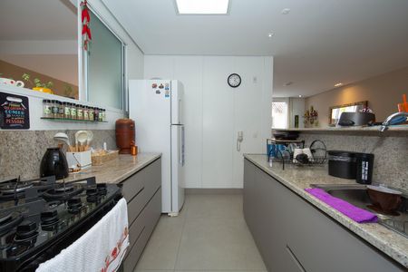 Casa à venda com 115m², 3 quartos e 2 vagas Casa à venda com 115m², 3 quartos e 2 vagasCOZINHA