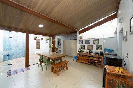 Casa à venda com 115m², 3 quartos e 2 vagas Casa à venda com 115m², 3 quartos e 2 vagasESPACO GOURMET