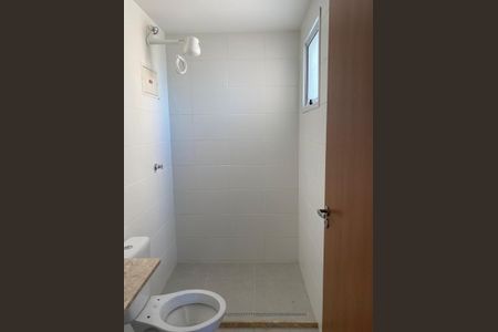 Banheiro de apartamento para alugar com 2 quartos, 50m² em Chacaras Dona Ge, Goiânia