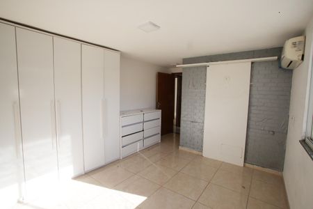 Casa à venda com 120m², 4 quartos e 2 vagasQuarto Suíte 2