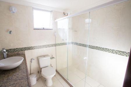 Casa à venda com 120m², 4 quartos e 2 vagasBanheiro da Suíte 2
