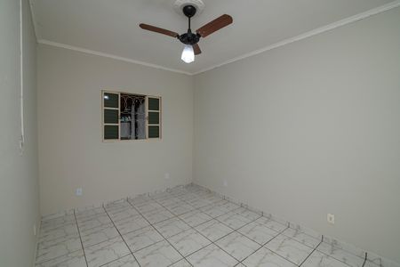 Casa para alugar com 120m², 2 quartos e 1 vaga Casa para alugar com 120m², 2 quartos e 1 vagaQuarto