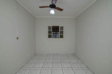 Casa para alugar com 120m², 2 quartos e 1 vaga Casa para alugar com 120m², 2 quartos e 1 vagaQuarto