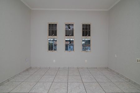 Casa para alugar com 120m², 2 quartos e 1 vaga Casa para alugar com 120m², 2 quartos e 1 vagaSala
