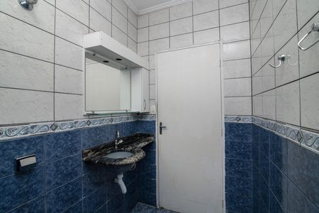 Casa para alugar com 120m², 2 quartos e 1 vaga Casa para alugar com 120m², 2 quartos e 1 vagaBanheiro Social