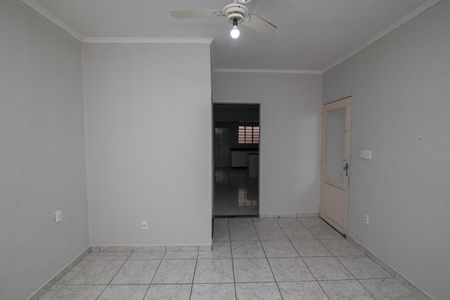 Casa para alugar com 120m², 2 quartos e 1 vaga Casa para alugar com 120m², 2 quartos e 1 vagaSala