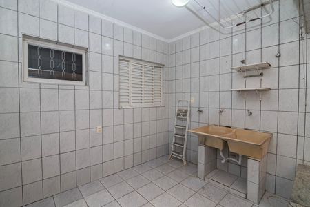 Casa para alugar com 120m², 2 quartos e 1 vaga Casa para alugar com 120m², 2 quartos e 1 vagaÁrea de Serviço