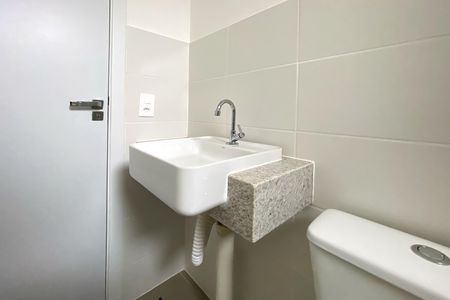 Apartamento à venda com 51m², 2 quartos e 1 vaga Apartamento à venda com 51m², 2 quartos e 1 vagaBanheiro