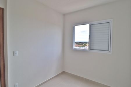 Quarto 1 de apartamento para alugar com 2 quartos, 59m² em Morumbi, Uberlândia