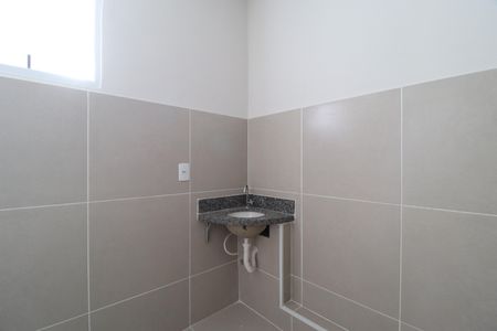 Banheiro do Quarto 2 de apartamento para alugar com 2 quartos, 59m² em Morumbi, Uberlândia