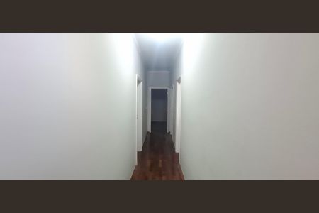 Corredor de casa para alugar com 3 quartos, 175m² em Jardim Macedo, Ribeirão Preto