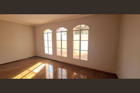 Casa para alugar com 3 quartos, 175m² em Jardim Macedo, Ribeirão Preto