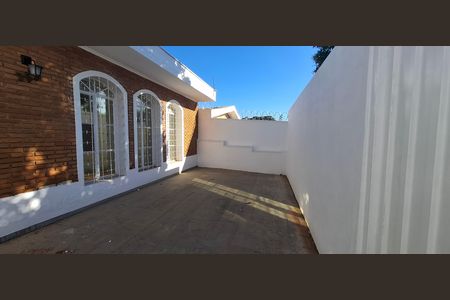 Garagem de casa para alugar com 3 quartos, 175m² em Jardim Macedo, Ribeirão Preto
