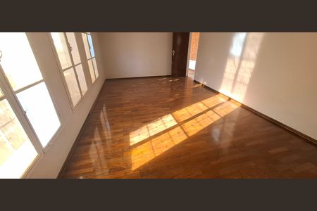 Casa para alugar com 175m², 3 quartos e 2 vagas Casa para alugar com 175m², 3 quartos e 2 vagasSala