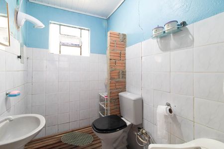 Banheiro de casa à venda com 2 quartos, 70m² em Santa Tereza, Porto Alegre
