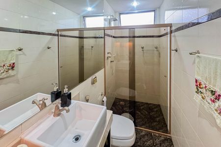 Apartamento para alugar com 85m², 3 quartos e sem vaga Apartamento para alugar com 85m², 3 quartos e sem vagaBanheiro social
