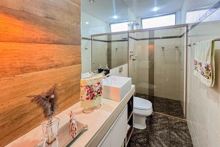 Apartamento para alugar com 85m², 3 quartos e sem vaga Apartamento para alugar com 85m², 3 quartos e sem vagaBanheiro social