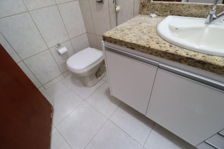 Casa para alugar com 200m², 4 quartos e 2 vagasBanheiro do Quarto 3