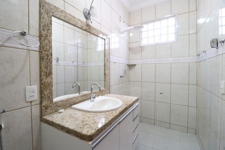 Casa para alugar com 200m², 4 quartos e 2 vagasBanheiro do Quarto 3