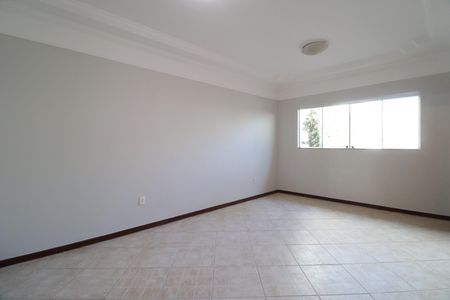 Casa para alugar com 200m², 4 quartos e 2 vagasSala 