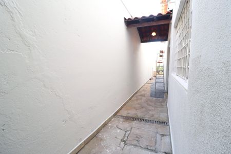 Área de Serviço de casa para alugar com 4 quartos, 200m² em Jardim Karaíba, Uberlândia