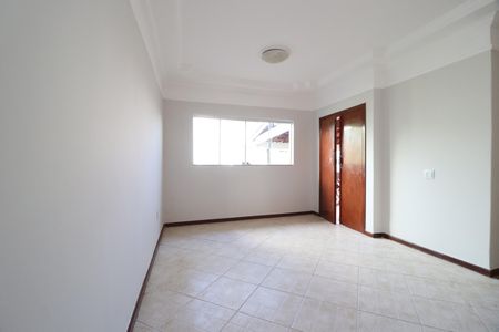 Casa para alugar com 200m², 4 quartos e 2 vagasSala