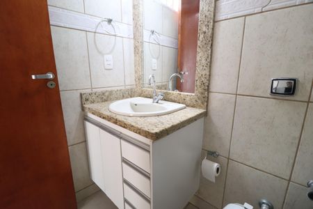 Casa para alugar com 200m², 4 quartos e 2 vagasBanheiro do Quarto 2