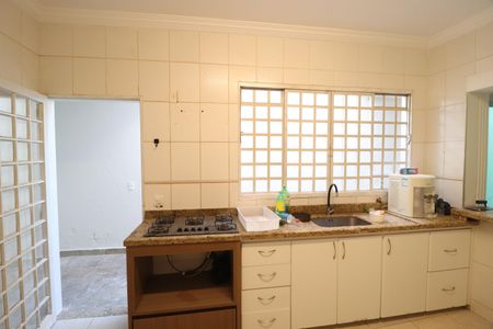 Cozinha de casa para alugar com 4 quartos, 200m² em Jardim Karaíba, Uberlândia