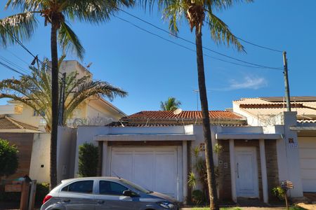 Fachada de casa para alugar com 4 quartos, 200m² em Jardim Karaíba, Uberlândia