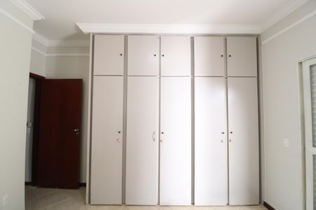 Casa para alugar com 200m², 4 quartos e 2 vagasQuarto 2 - Suíte