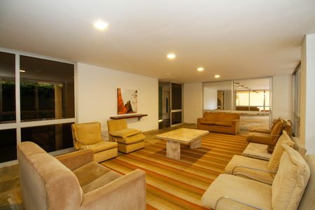 Apartamento à venda com 180m², 3 quartos e 2 vagas Apartamento à venda com 180m², 3 quartos e 2 vagasÁrea Comum - Sala de Reunião