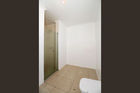 Apartamento à venda com 180m², 3 quartos e 2 vagas Apartamento à venda com 180m², 3 quartos e 2 vagasBanheiro da Suíte
