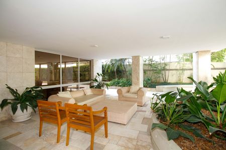 Apartamento à venda com 180m², 3 quartos e 2 vagas Apartamento à venda com 180m², 3 quartos e 2 vagasÁrea Comum - Espaço de Convivência