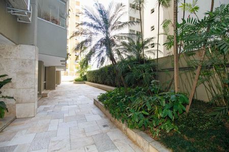 Apartamento à venda com 180m², 3 quartos e 2 vagas Apartamento à venda com 180m², 3 quartos e 2 vagasÁrea Comum - Jardim