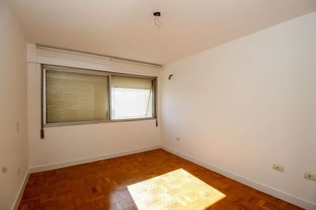 Apartamento à venda com 180m², 3 quartos e 2 vagas Apartamento à venda com 180m², 3 quartos e 2 vagasSuíte