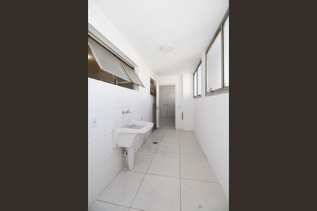 Apartamento à venda com 180m², 3 quartos e 2 vagas Apartamento à venda com 180m², 3 quartos e 2 vagasÁrea de Serviço