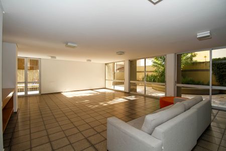 Apartamento à venda com 180m², 3 quartos e 2 vagas Apartamento à venda com 180m², 3 quartos e 2 vagasÁrea Comum - Salão de Festas