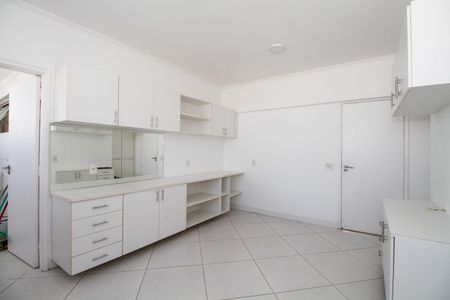 Apartamento à venda com 180m², 3 quartos e 2 vagas Apartamento à venda com 180m², 3 quartos e 2 vagasCozinha
